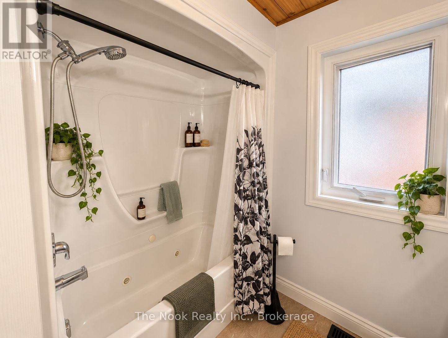 3 Midland Drive, Kawartha Lakes (Lindsay), Ontario  K9V 6B9 - Photo 8 - X14084472