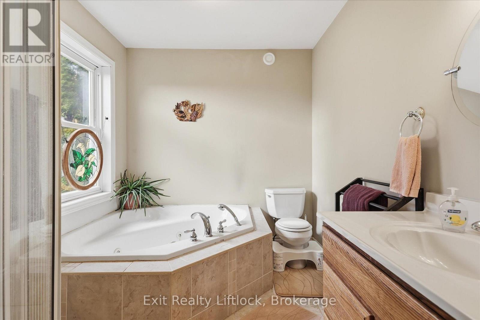 836 Hayes Line, Kawartha Lakes (Omemee), Ontario  K0L 2W0 - Photo 12 - X14087242