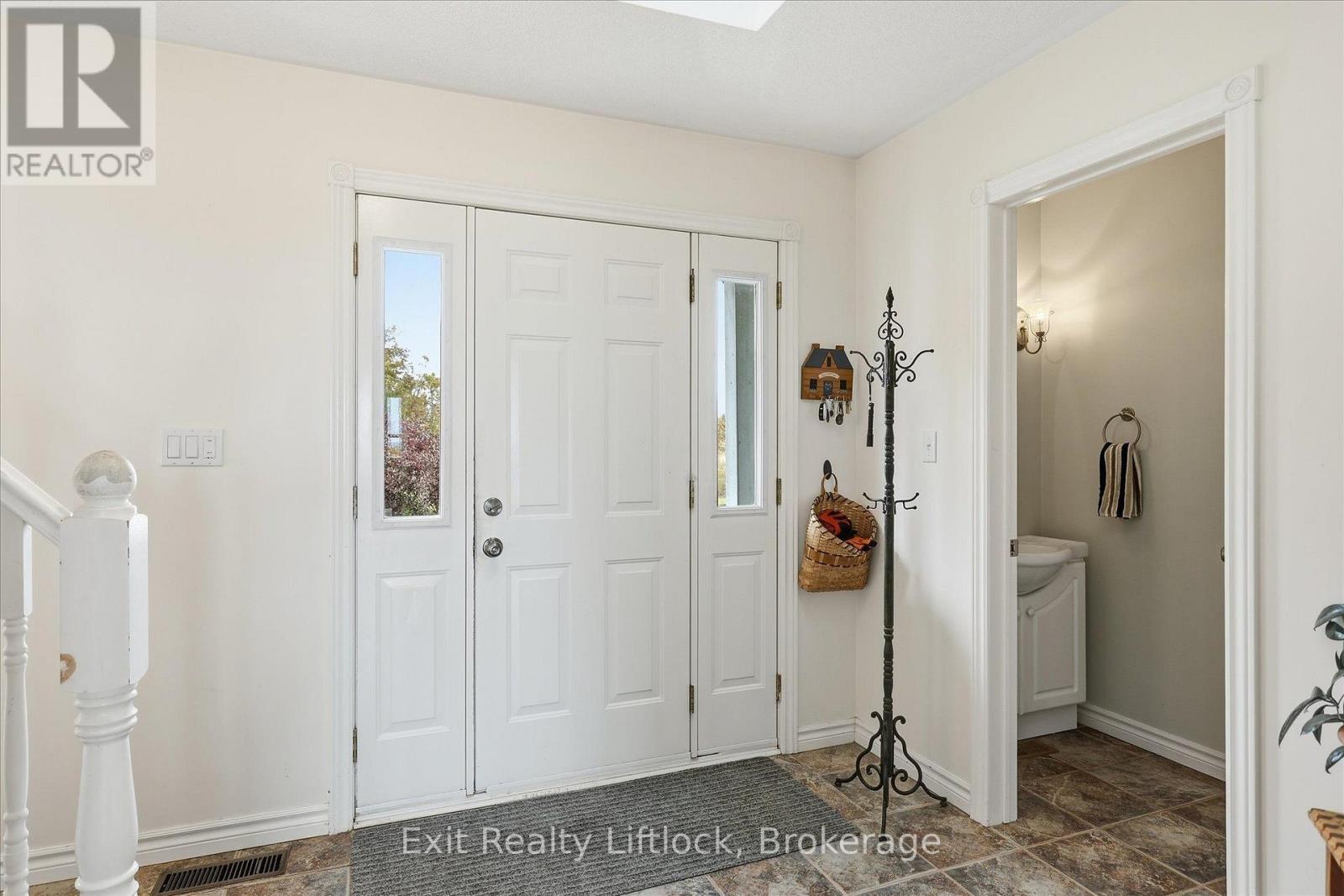836 Hayes Line, Kawartha Lakes (Omemee), Ontario  K0L 2W0 - Photo 4 - X14087242