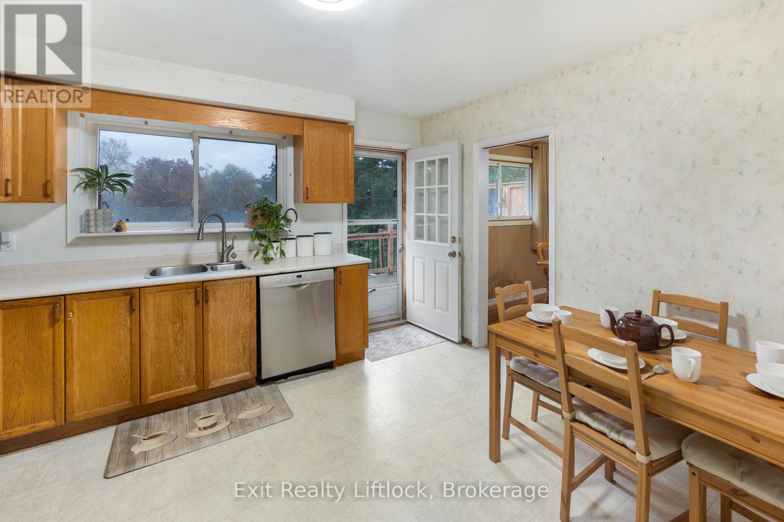 26 Beechwood Drive, Peterborough (Monaghan Ward 2), Ontario  K9J 1M4 - Photo 9 - X14087250