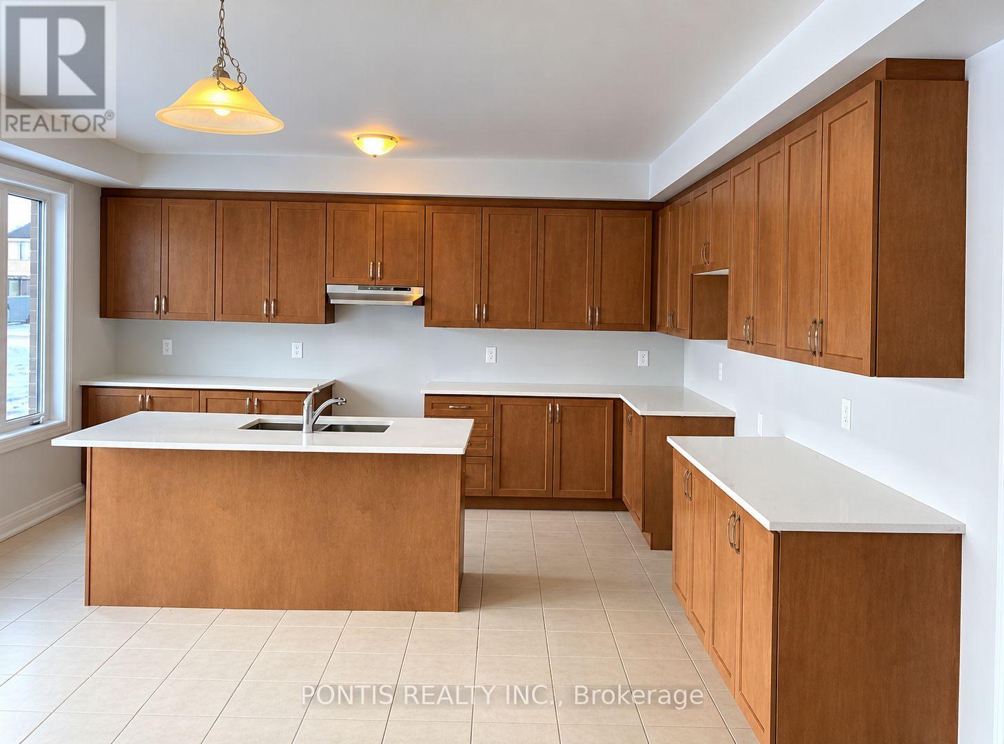 11 Corley Street, Kawartha Lakes (Lindsay), Ontario  K9V 6C2 - Photo 2 - X14087576