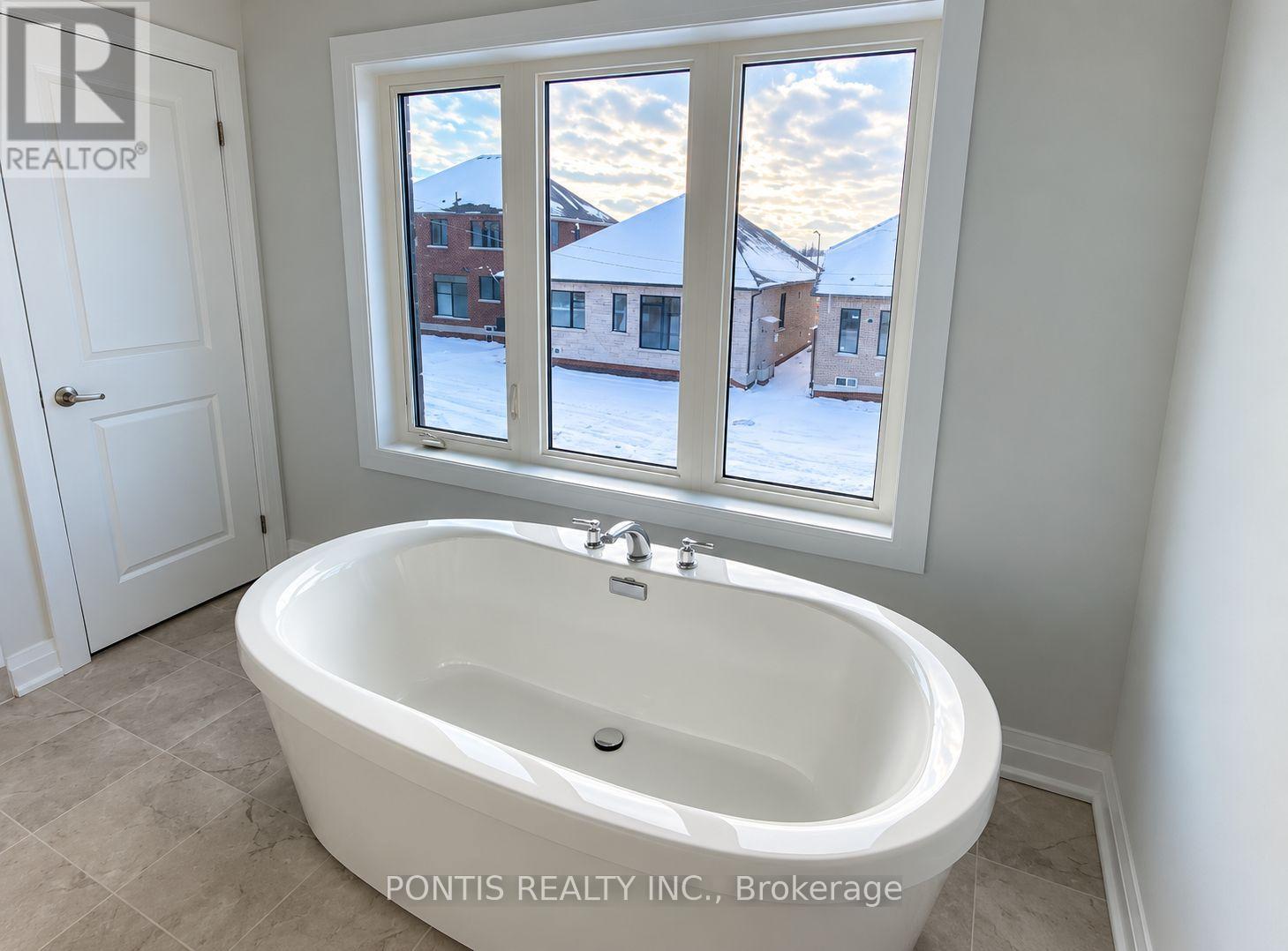 11 Corley Street, Kawartha Lakes (Lindsay), Ontario  K9V 6C2 - Photo 5 - X14087576