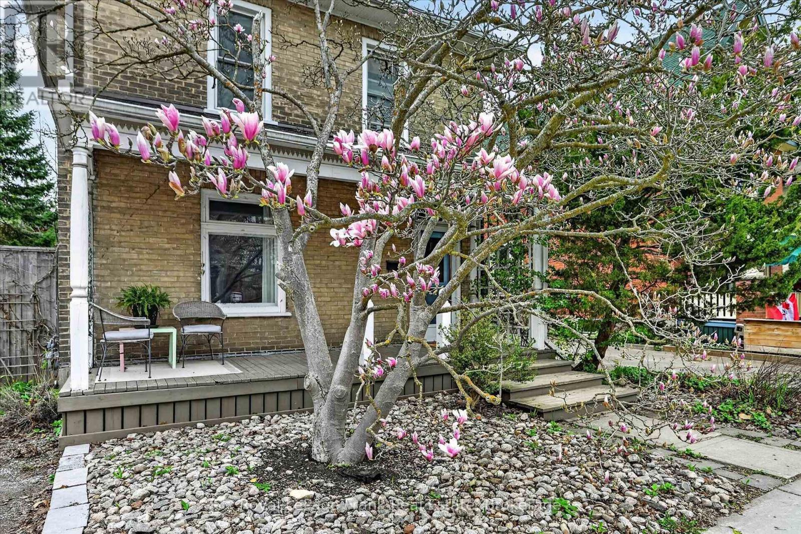 273 William Street, Peterborough (Town Ward 3), Ontario  K9J 5E5 - Photo 2 - X14087730