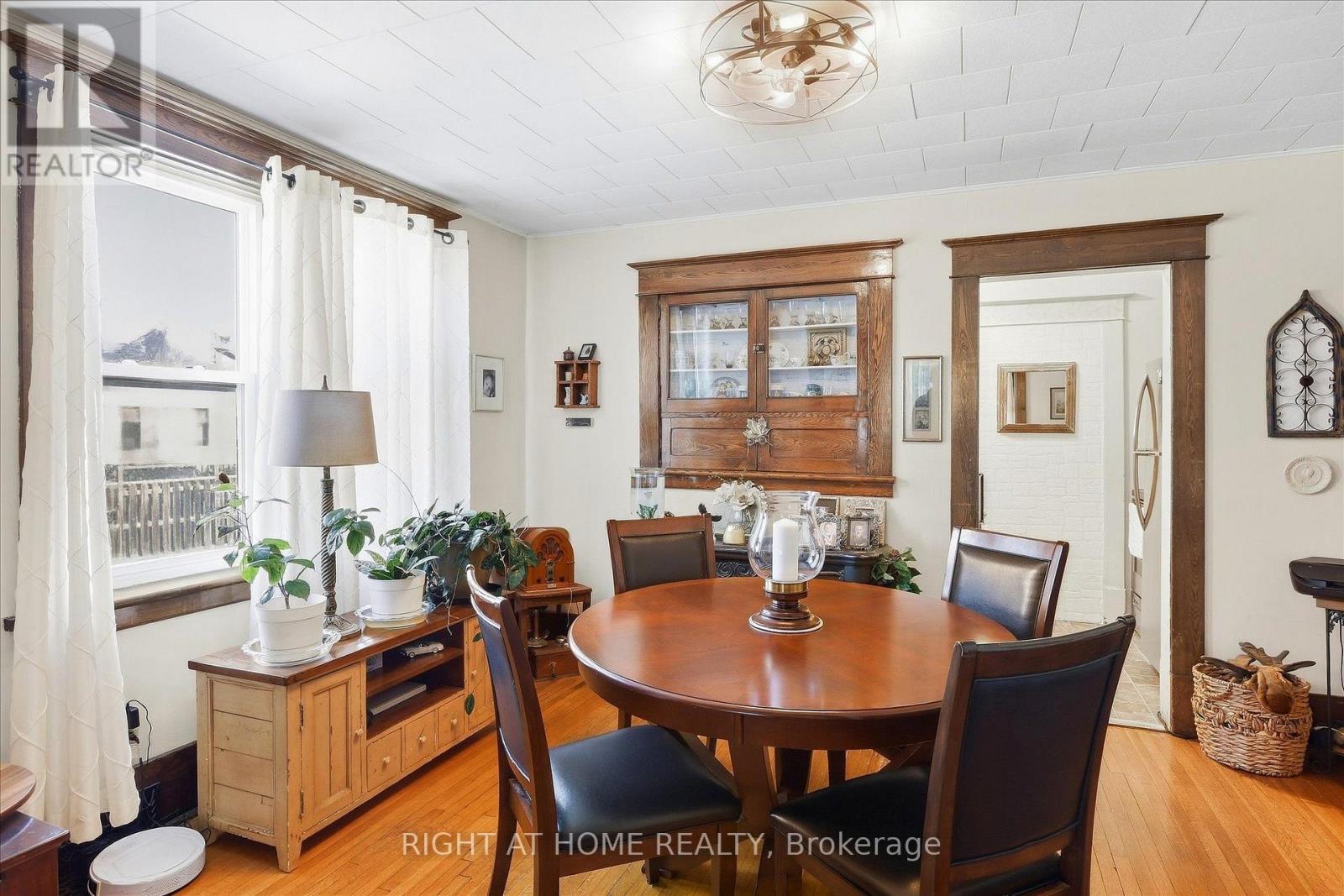 33 Melbourne Street W, Kawartha Lakes (Lindsay), Ontario  K9V 2S7 - Photo 10 - X14089814