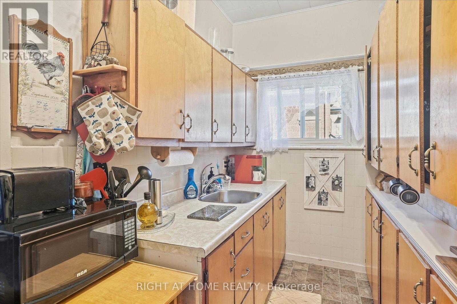 33 Melbourne Street W, Kawartha Lakes (Lindsay), Ontario  K9V 2S7 - Photo 11 - X14089814