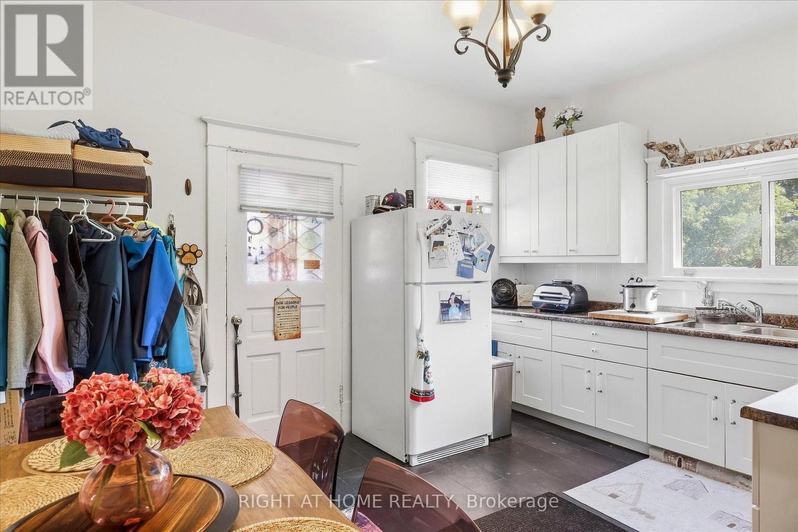 33 Melbourne Street W, Kawartha Lakes (Lindsay), Ontario  K9V 2S7 - Photo 19 - X14089814