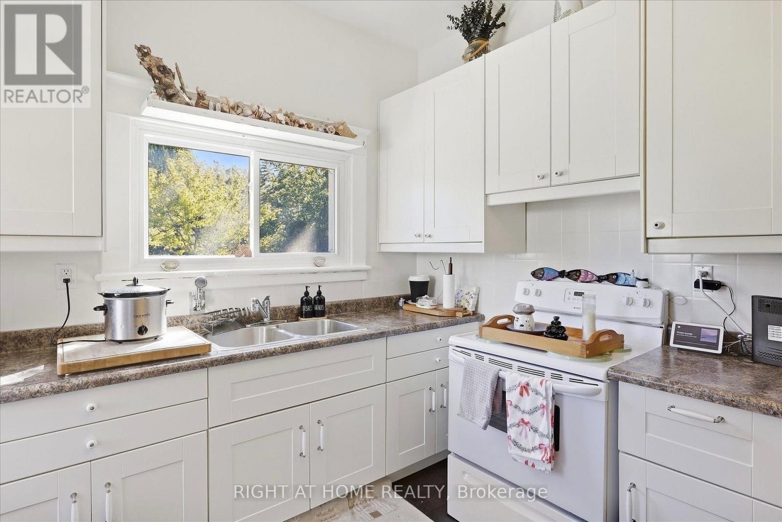 33 Melbourne Street W, Kawartha Lakes (Lindsay), Ontario  K9V 2S7 - Photo 21 - X14089814