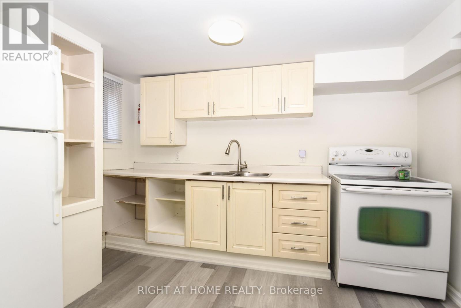 33 Melbourne Street W, Kawartha Lakes (Lindsay), Ontario  K9V 2S7 - Photo 34 - X14089814