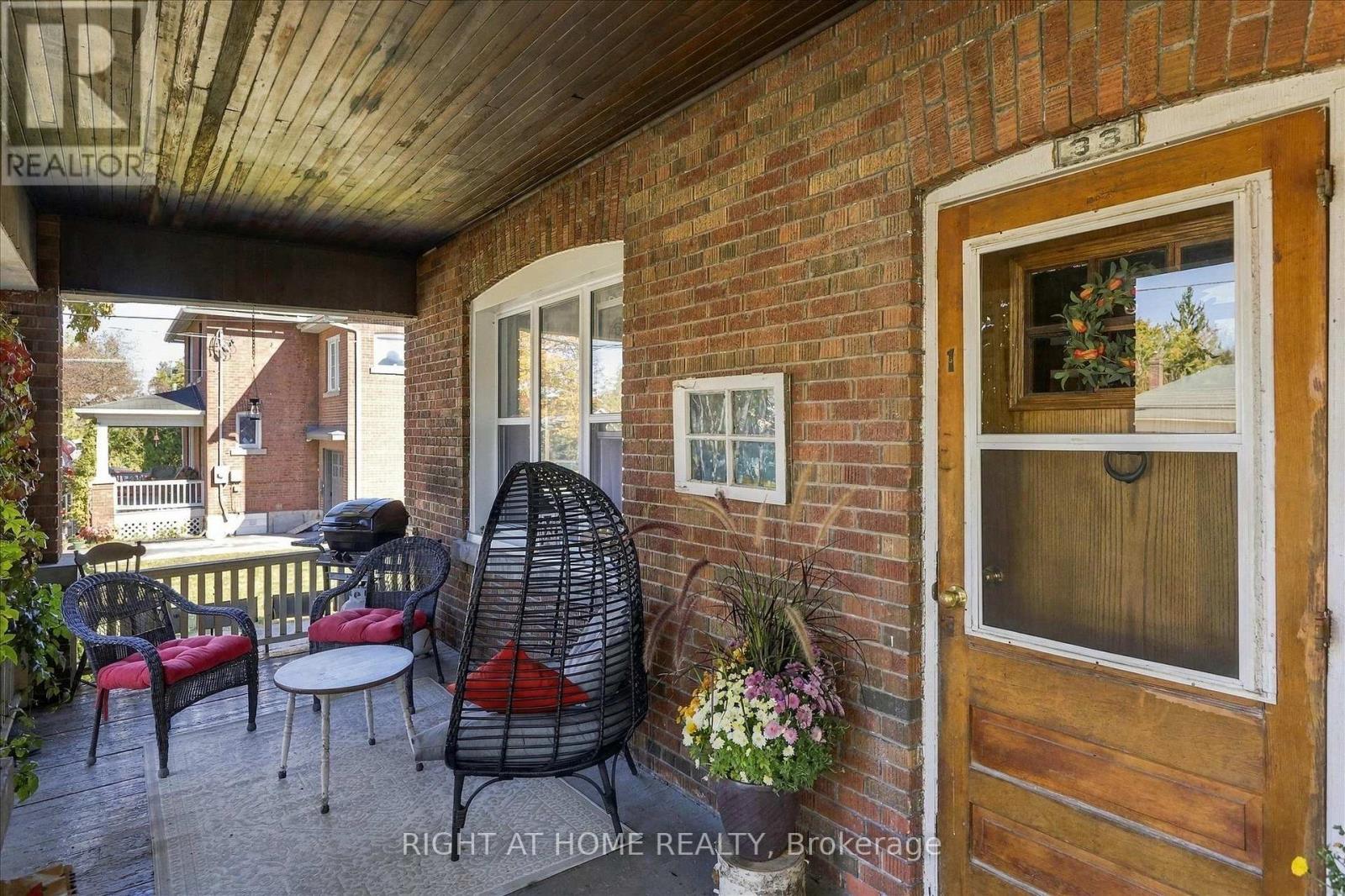33 Melbourne Street W, Kawartha Lakes (Lindsay), Ontario  K9V 2S7 - Photo 5 - X14089814