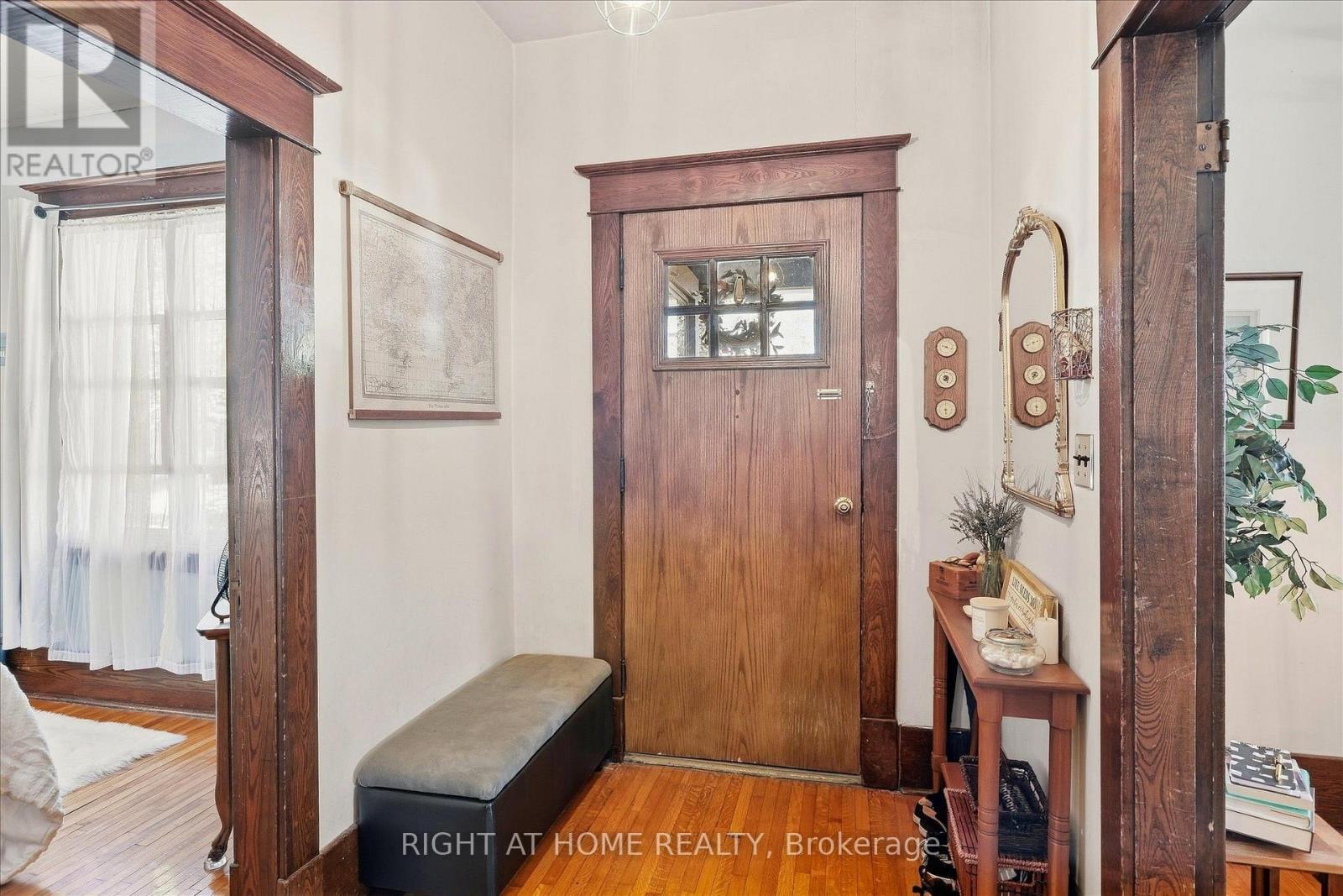 33 Melbourne Street W, Kawartha Lakes (Lindsay), Ontario  K9V 2S7 - Photo 6 - X14089814