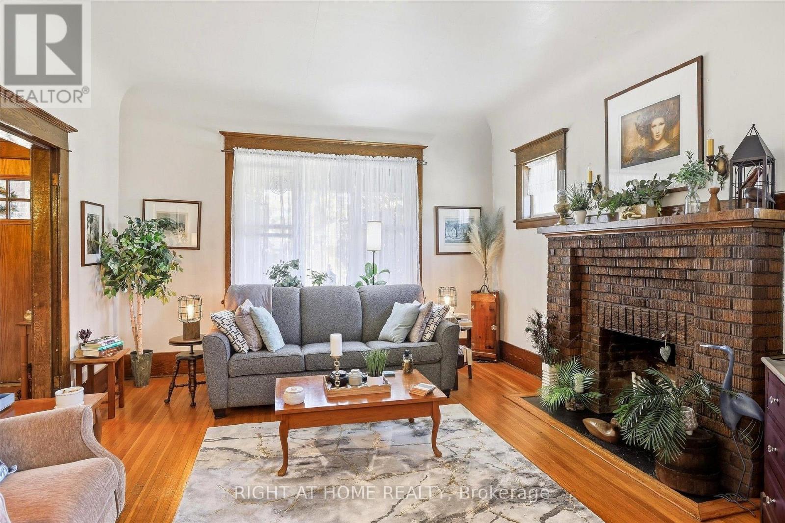 33 Melbourne Street W, Kawartha Lakes (Lindsay), Ontario  K9V 2S7 - Photo 7 - X14089814