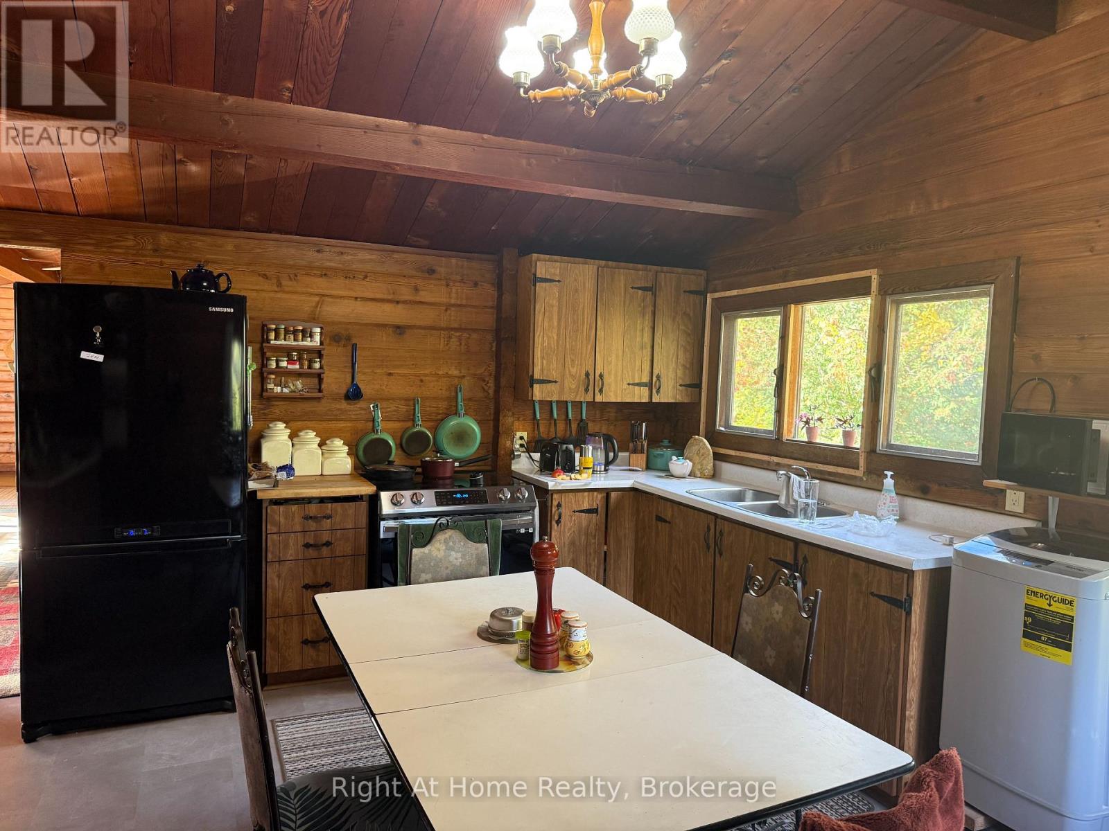 570 Meadowview Road, Kawartha Lakes (Emily), Ontario  K0L 2W0 - Photo 13 - X14092034