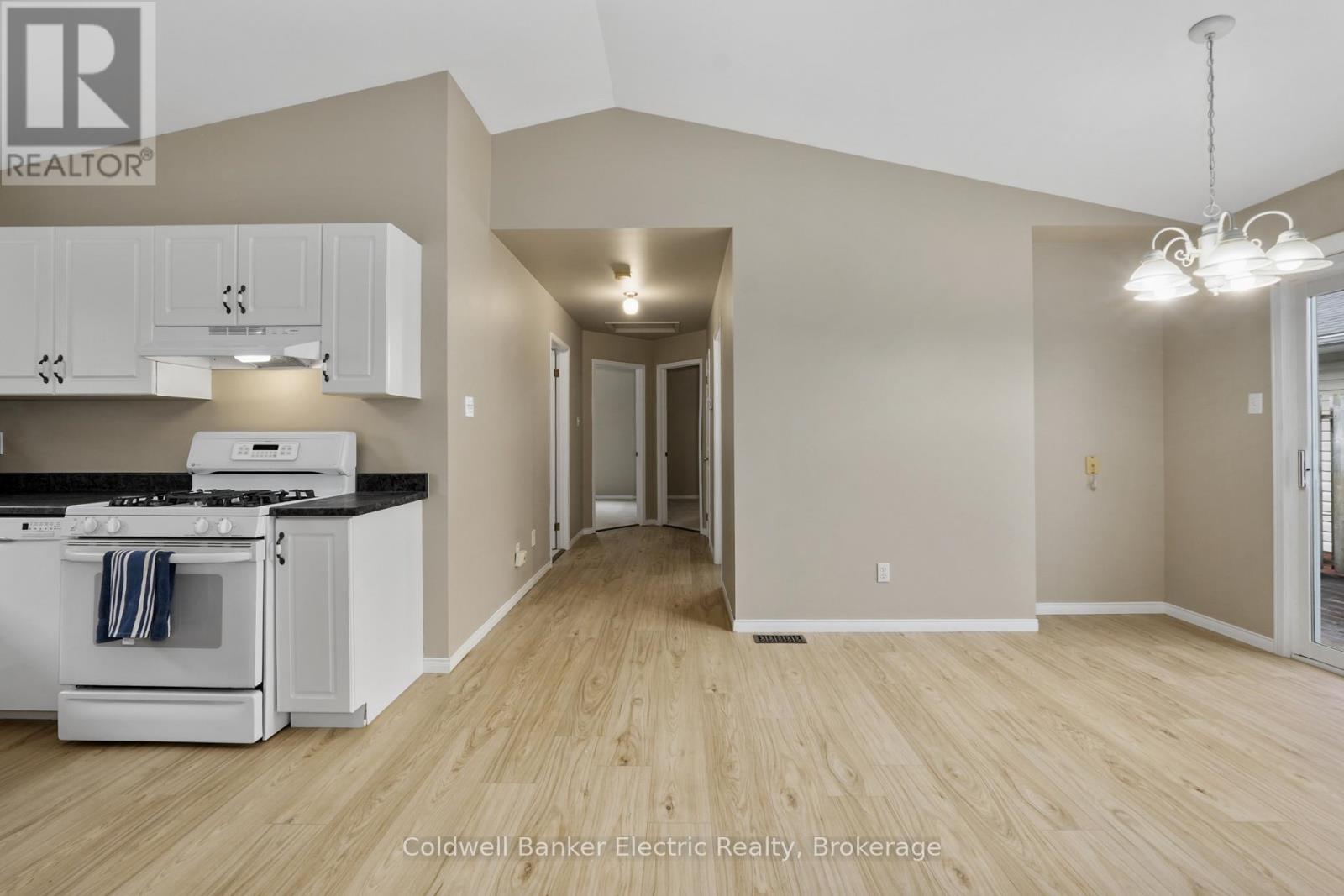 271 Dainton Drive, Peterborough, Ontario  K9H 7N6 - Photo 5 - X14092530