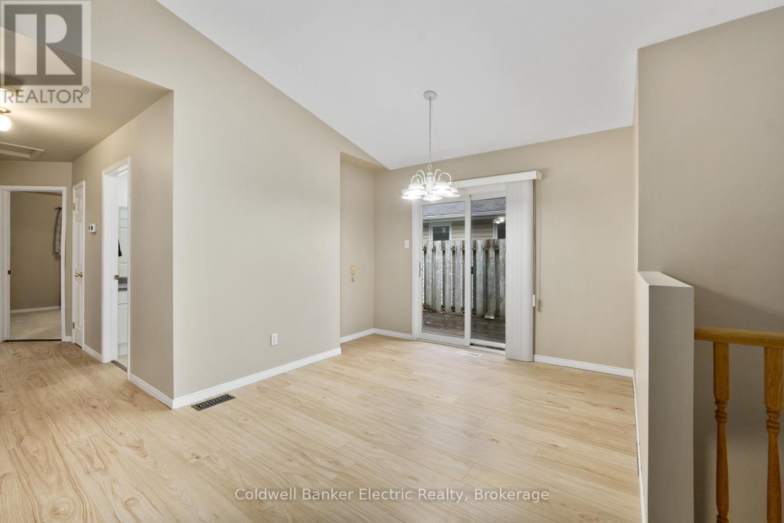 271 Dainton Drive, Peterborough, Ontario  K9H 7N6 - Photo 7 - X14092530