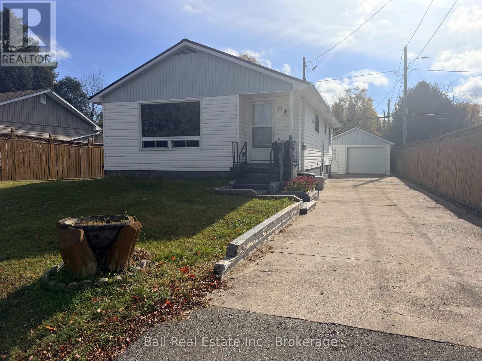 21 LARCH STREET, highlands east (bicroft ward), Ontario