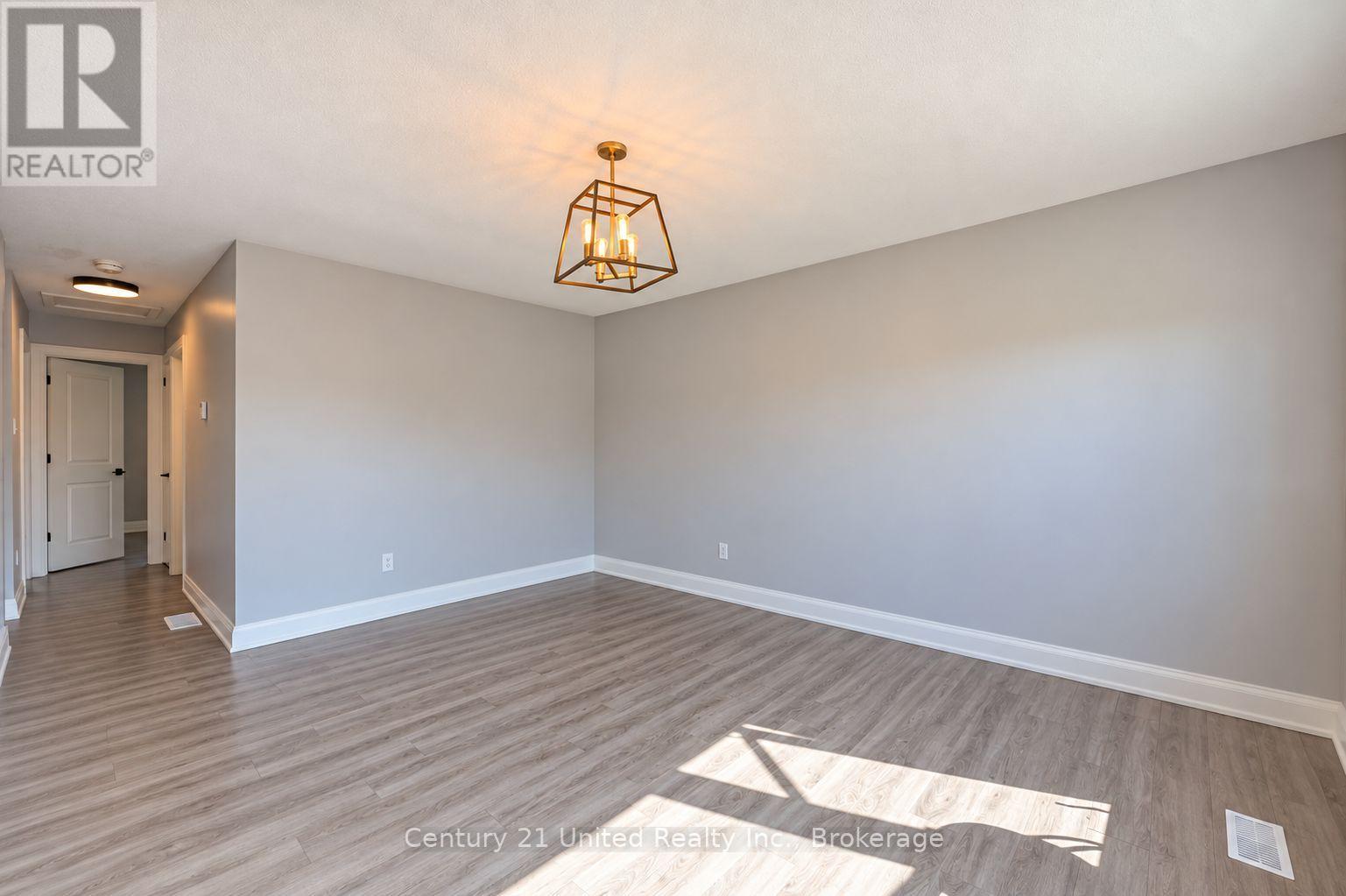 818 Orpington Road, Peterborough (Otonabee Ward 1), Ontario  K9J 7X5 - Photo 5 - X14094158