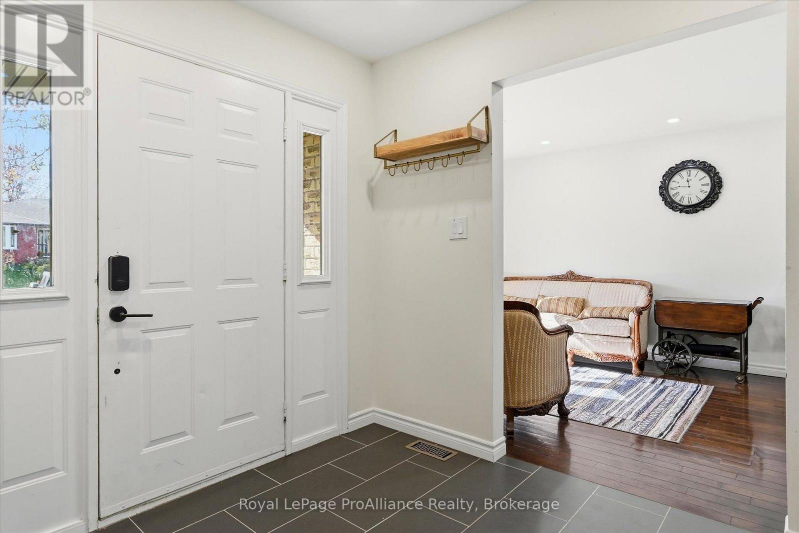 1316 Scollard Drive, Peterborough (Ashburnham Ward 4), Ontario  K9H 7K1 - Photo 4 - X14094302