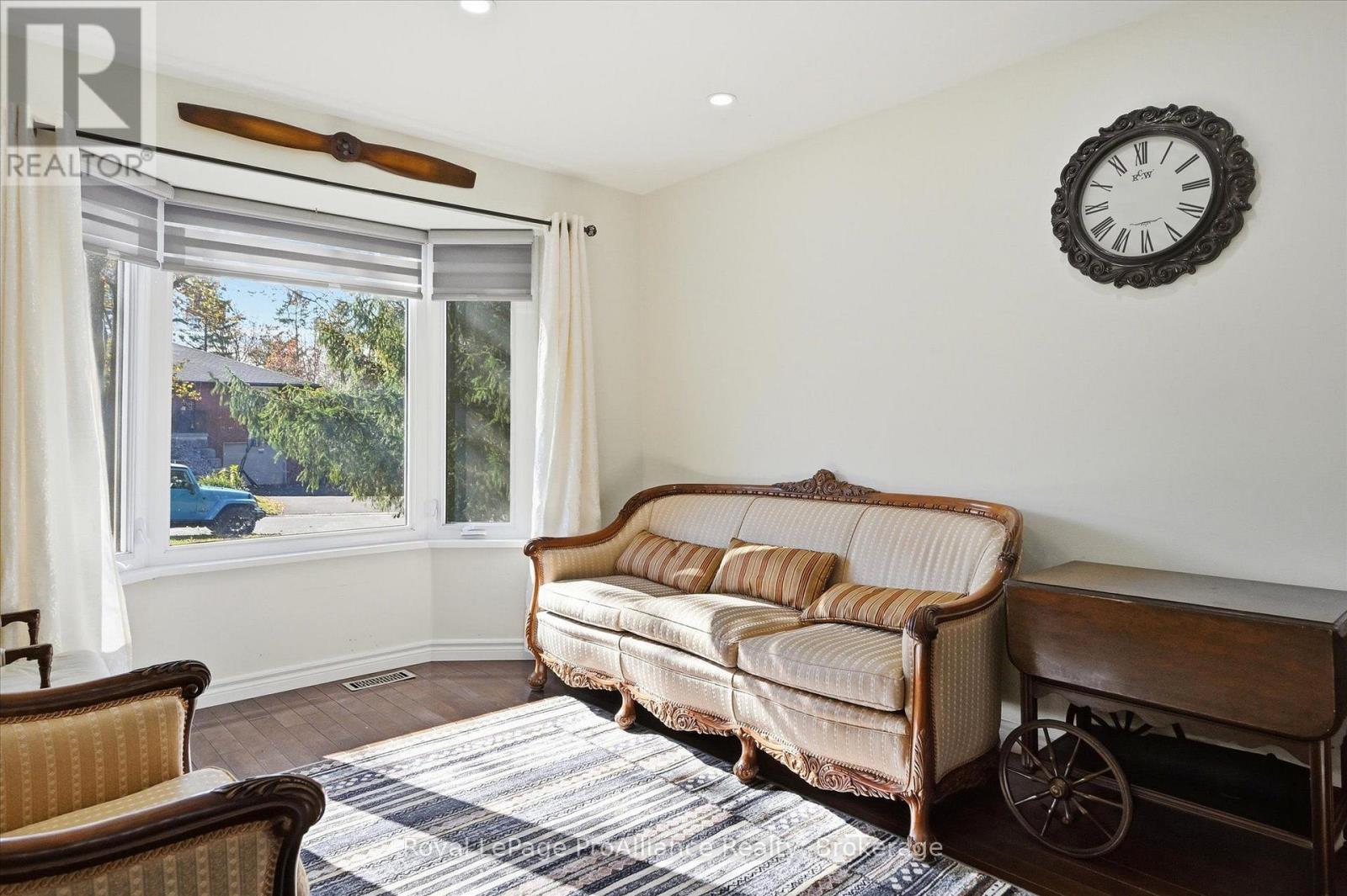 1316 Scollard Drive, Peterborough (Ashburnham Ward 4), Ontario  K9H 7K1 - Photo 5 - X14094302