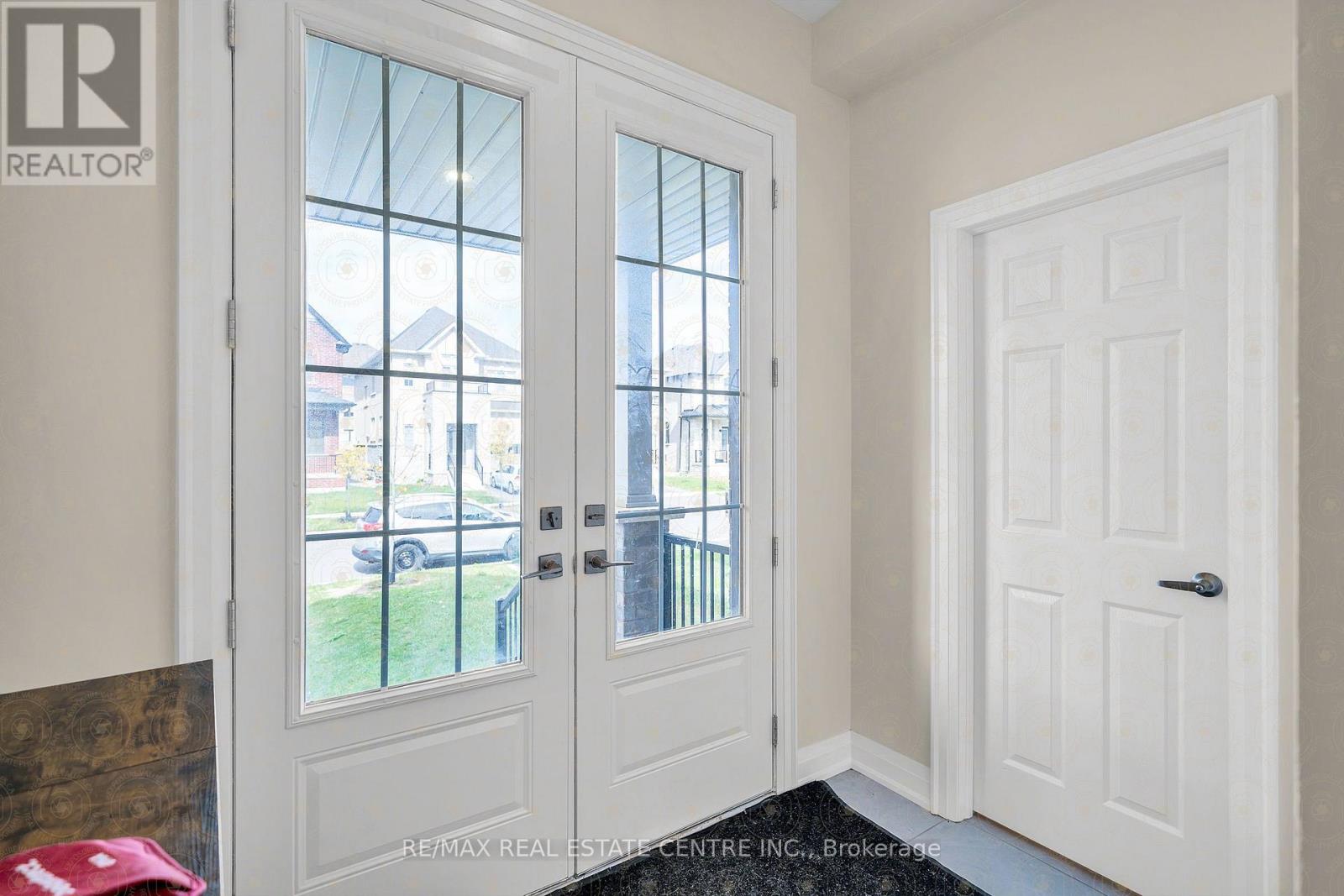 43 Northrop Avenue, Clarington (Newcastle), Ontario  L1B 0W6 - Photo 3 - E14094270