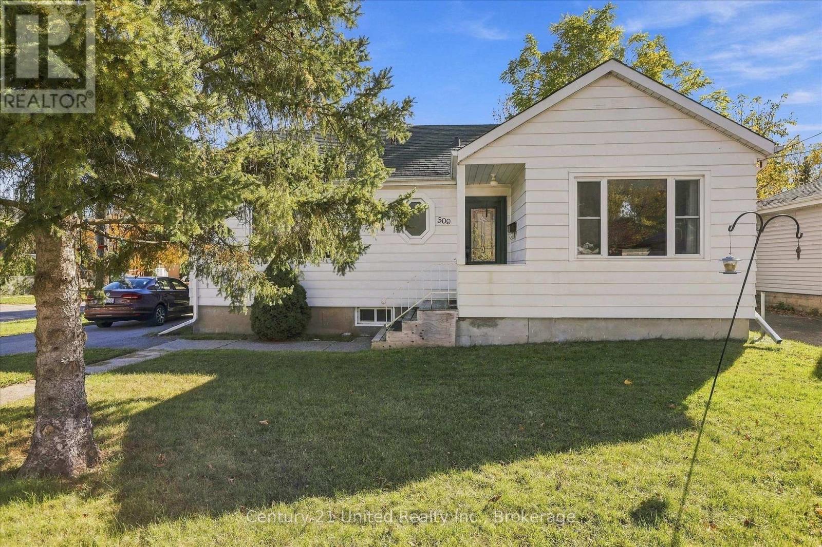 509 Bonaccord Street, Peterborough (Town Ward 3), Ontario  K9H 3A8 - Photo 2 - X14094604