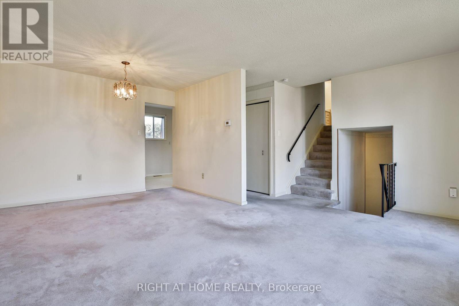12 Rogers Road, Kawartha Lakes (Lindsay), Ontario  K9V 5C4 - Photo 7 - X14096344