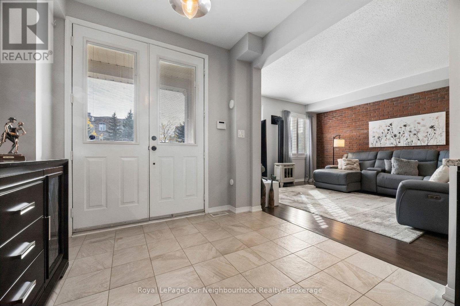 308 Lakebreeze Drive, Clarington (Newcastle), Ontario  L1B 0A1 - Photo 3 - E14096570