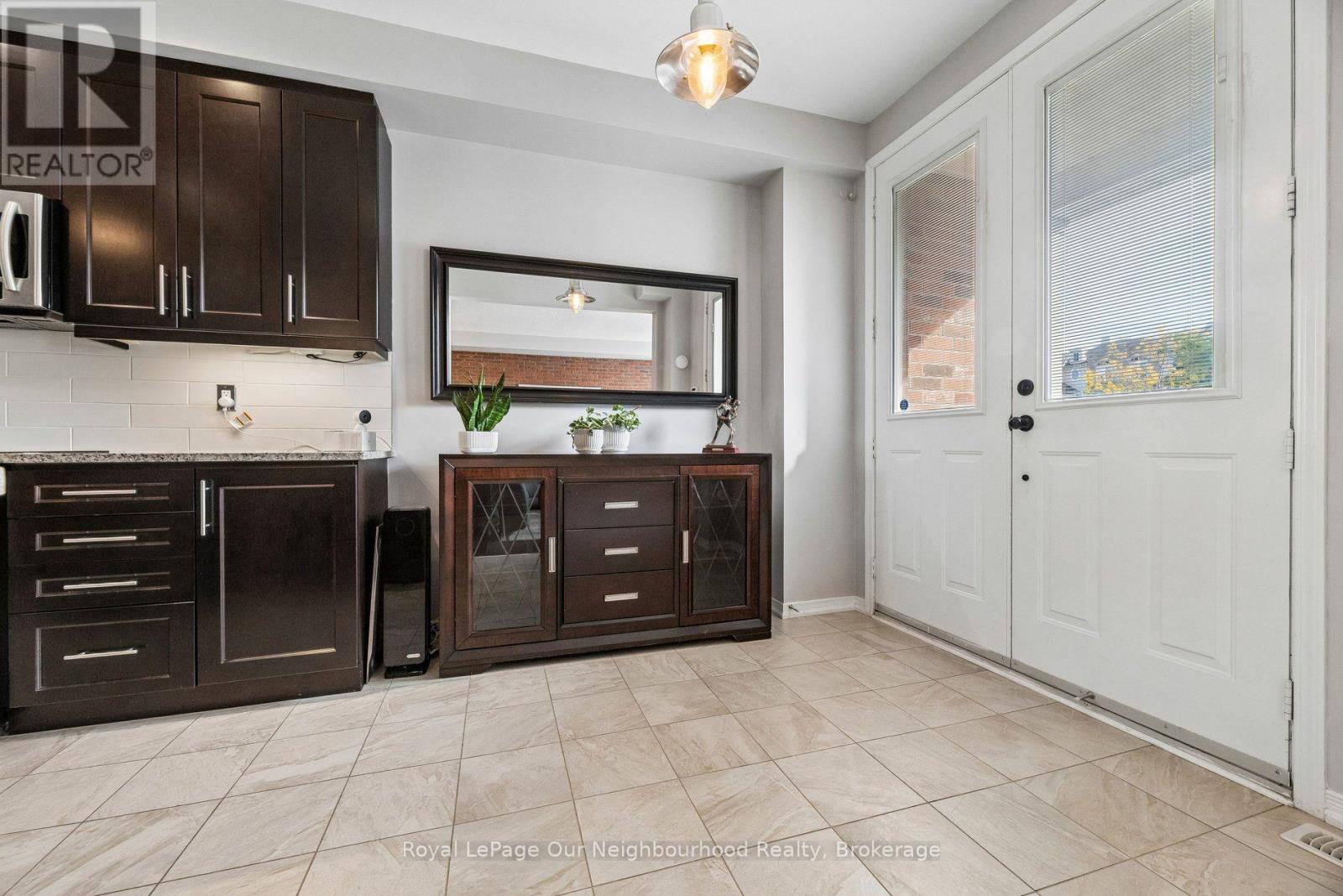 308 Lakebreeze Drive, Clarington (Newcastle), Ontario  L1B 0A1 - Photo 4 - E14096570