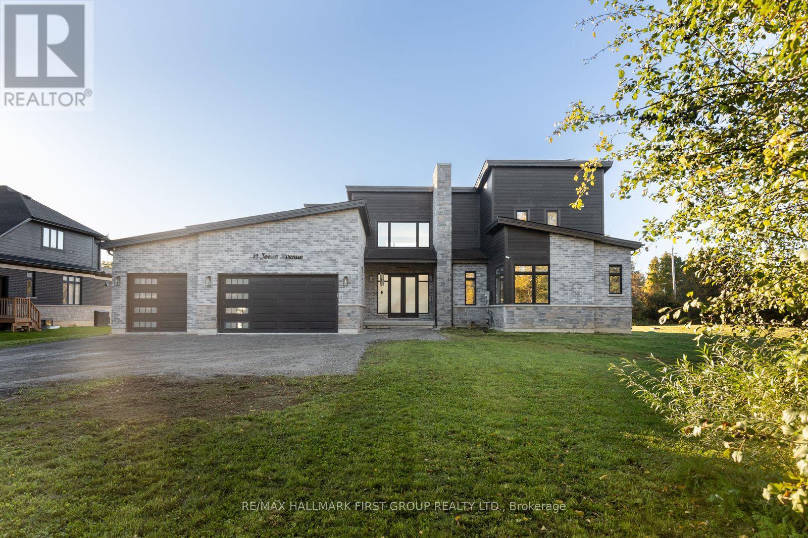 11 Jones Avenue, Clarington, Ontario  L0A 1J0 - Photo 2 - E14096584