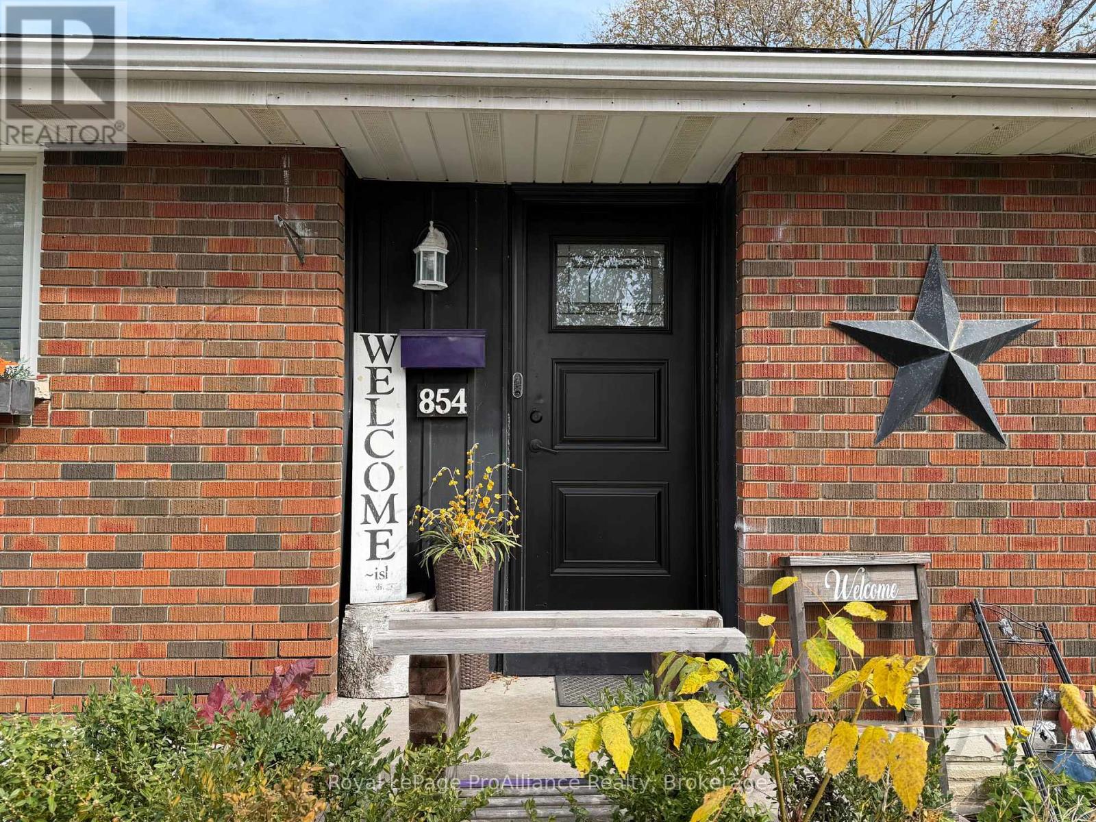 854 Barnardo Avenue, Peterborough (Northcrest Ward 5), Ontario  K9H 5V9 - Photo 2 - X14098474