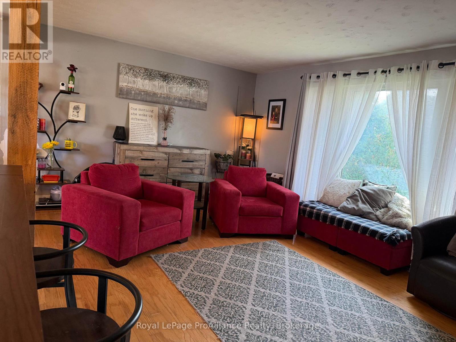 854 Barnardo Avenue, Peterborough (Northcrest Ward 5), Ontario  K9H 5V9 - Photo 3 - X14098474