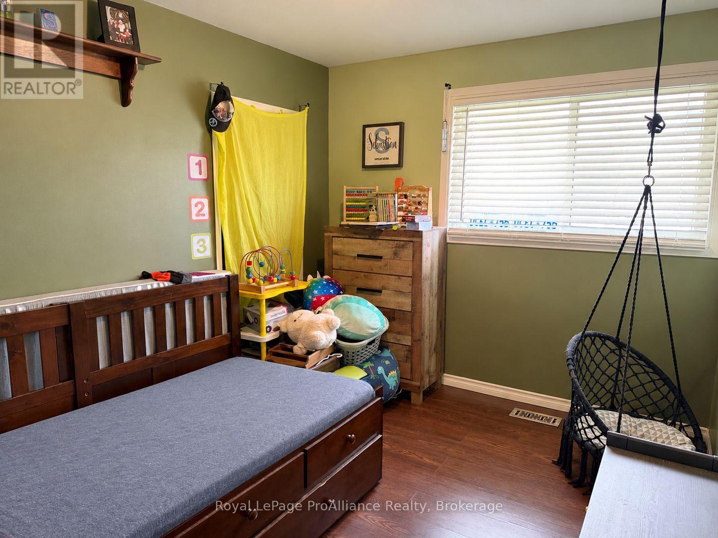 854 Barnardo Avenue, Peterborough (Northcrest Ward 5), Ontario  K9H 5V9 - Photo 5 - X14098474