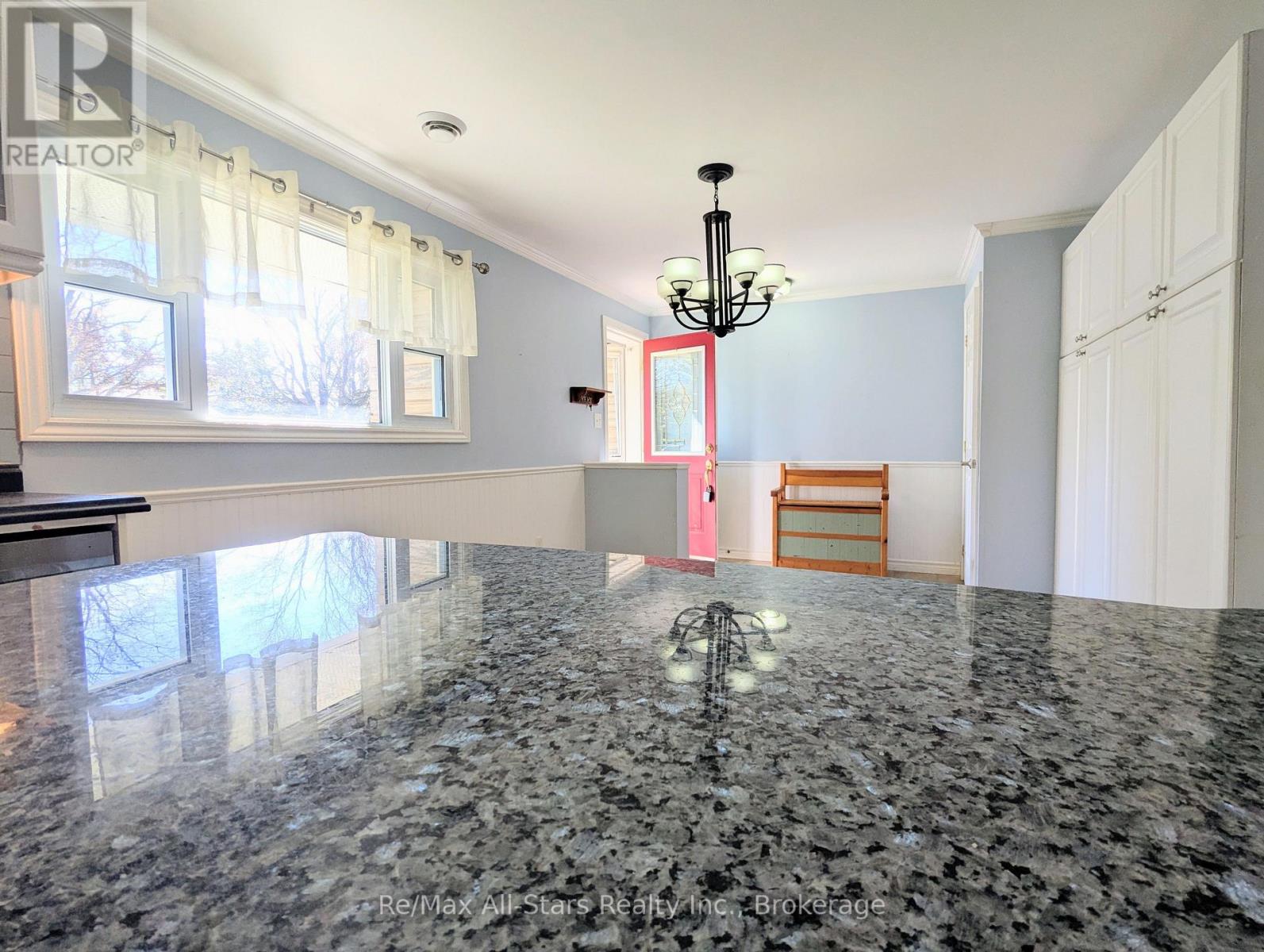 32 Churchill Crescent, Kawartha Lakes (Lindsay), Ontario  K9V 3Y6 - Photo 8 - X14099462