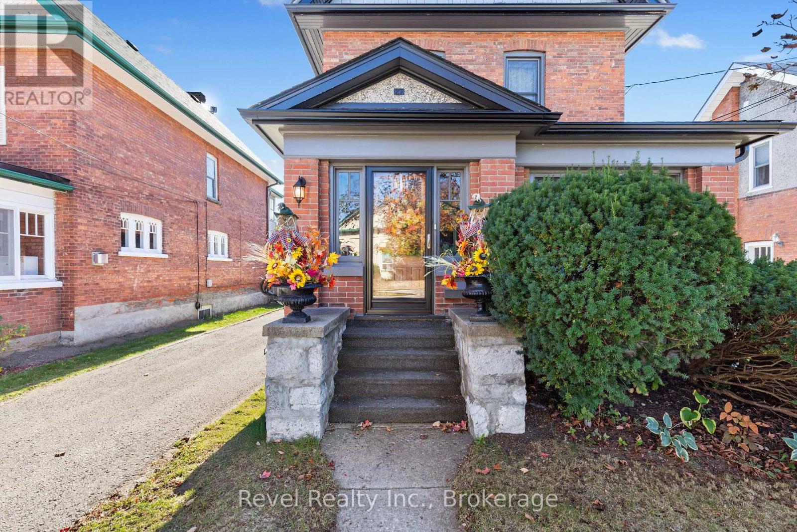 27 Francis Street, Kawartha Lakes (Lindsay), Ontario  K9V 3R8 - Photo 4 - X14100812