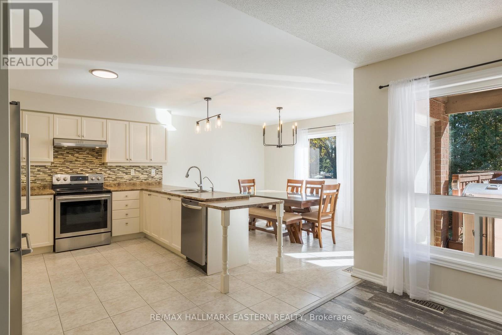 10 Springbank Road, Kawartha Lakes (Omemee), Ontario  K0L 2W0 - Photo 9 - X14102772