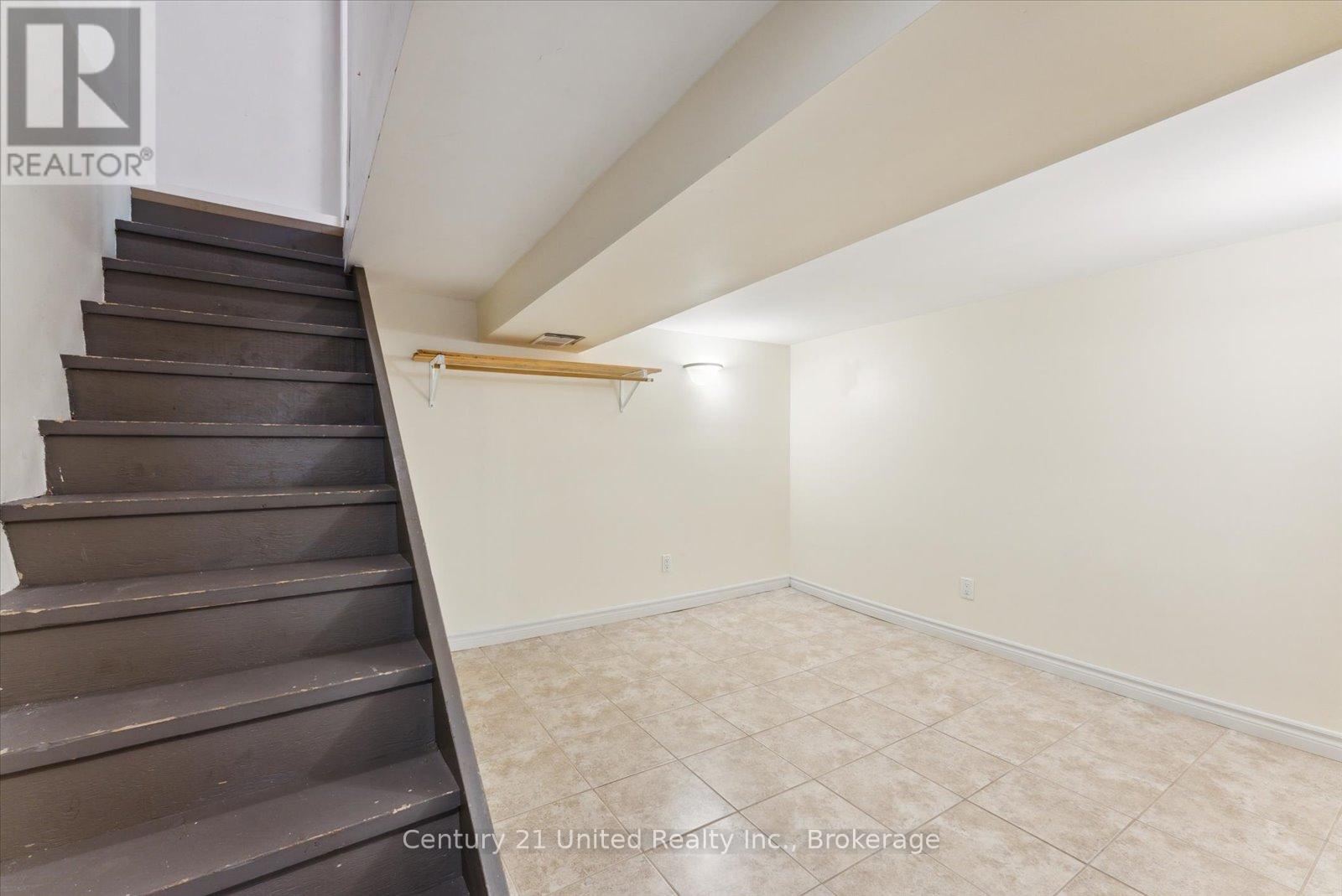 B - 556 Edison Avenue, Peterborough (Otonabee Ward 1), Ontario  K9J 4G5 - Photo 15 - X14103778