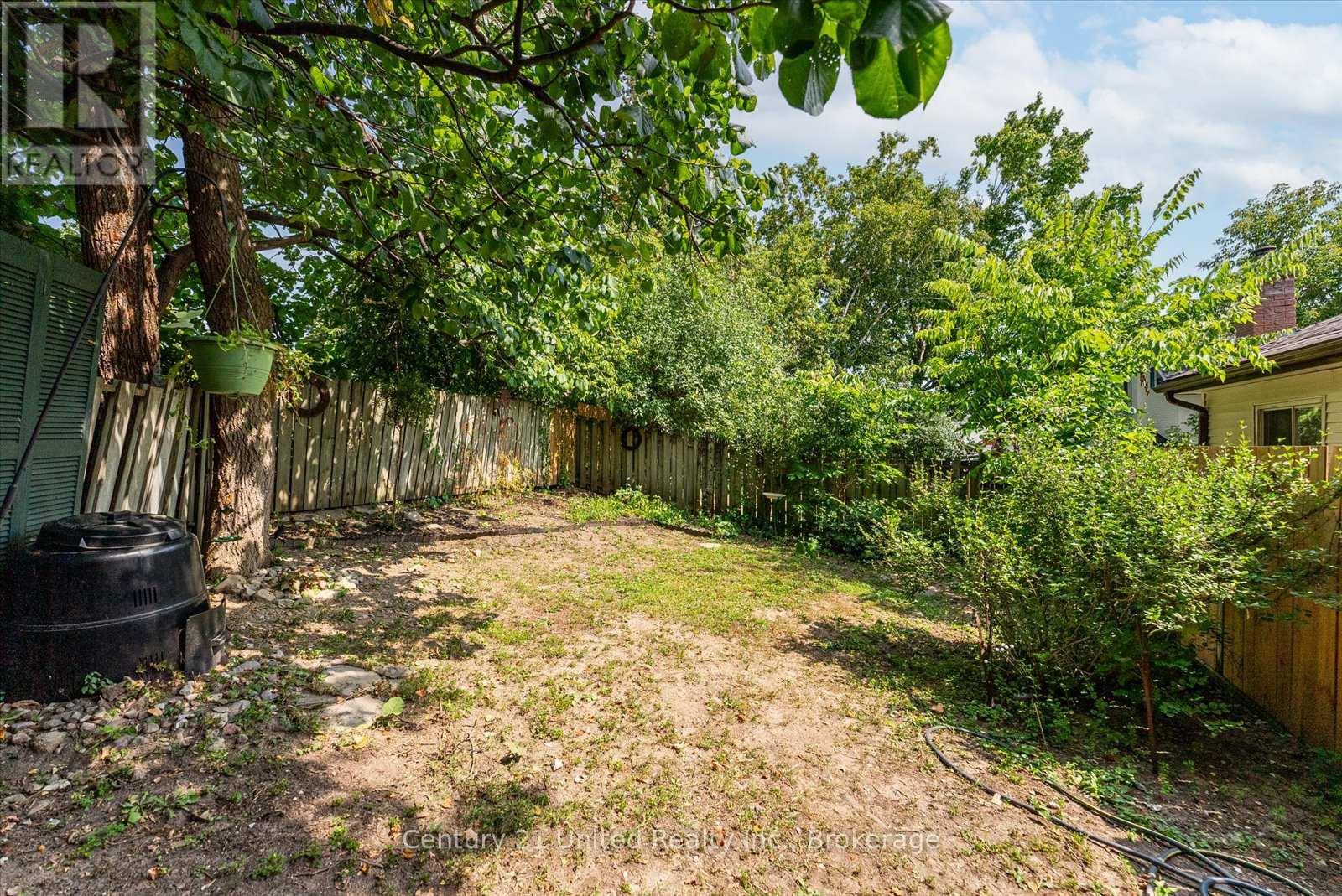 B - 556 Edison Avenue, Peterborough (Otonabee Ward 1), Ontario  K9J 4G5 - Photo 23 - X14103778