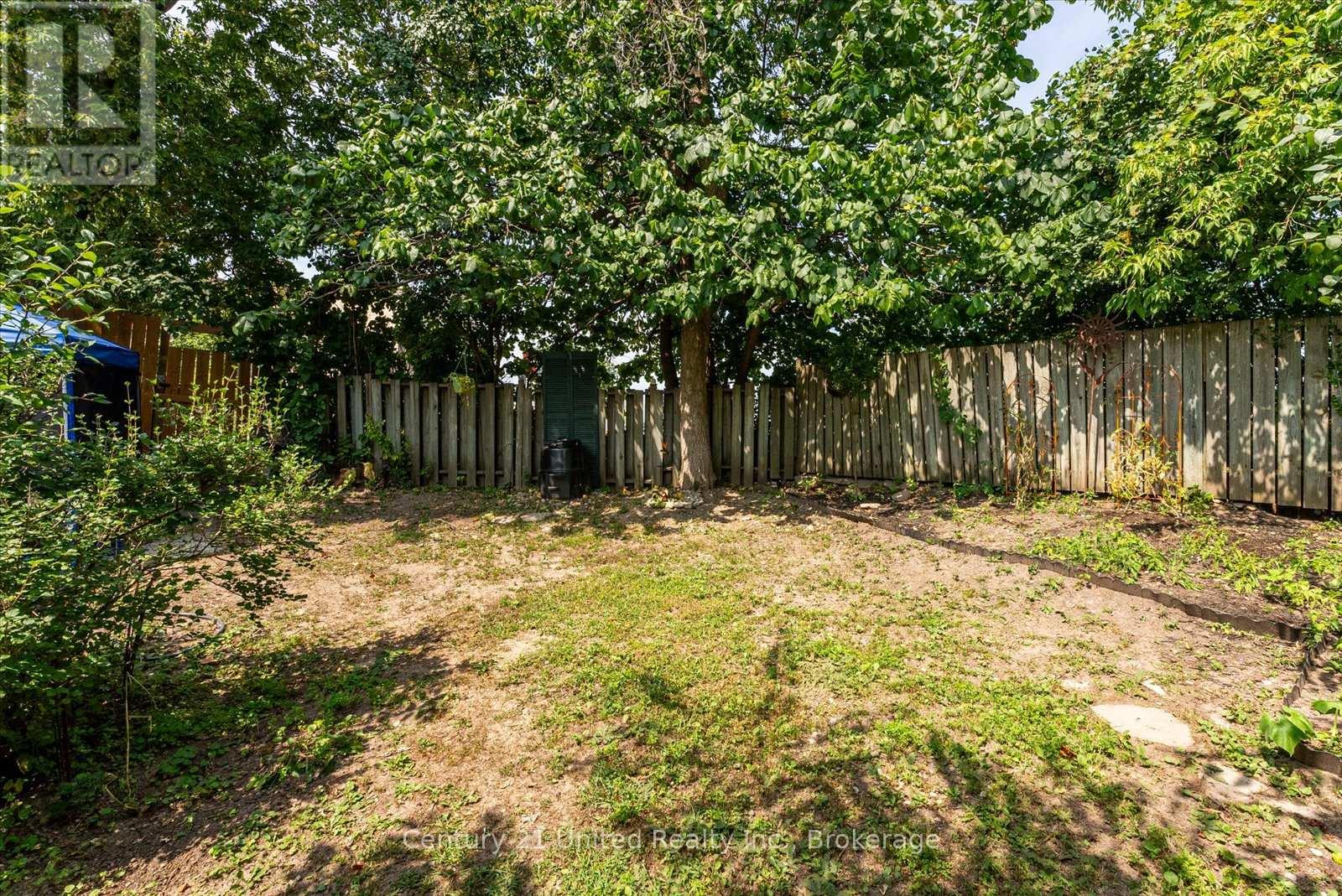 B - 556 Edison Avenue, Peterborough (Otonabee Ward 1), Ontario  K9J 4G5 - Photo 24 - X14103778