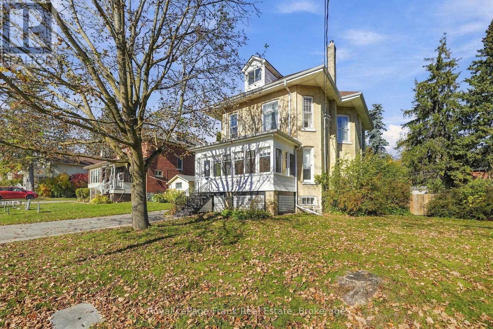 16 Francis Street, Kawartha Lakes (Lindsay), Ontario  K9V 3R6 - Photo 2 - X14103880