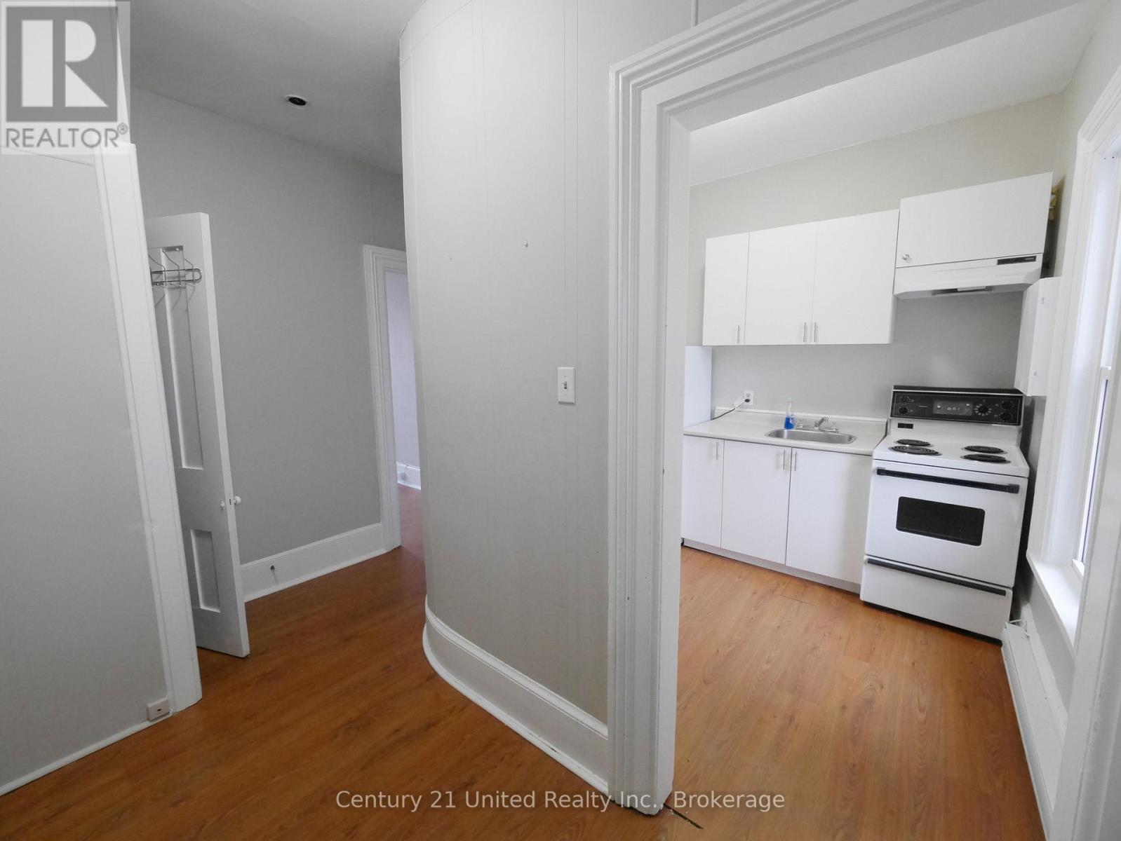373a Queen Street, Peterborough (Town Ward 3), Ontario  K9H 3J7 - Photo 2 - X14104078
