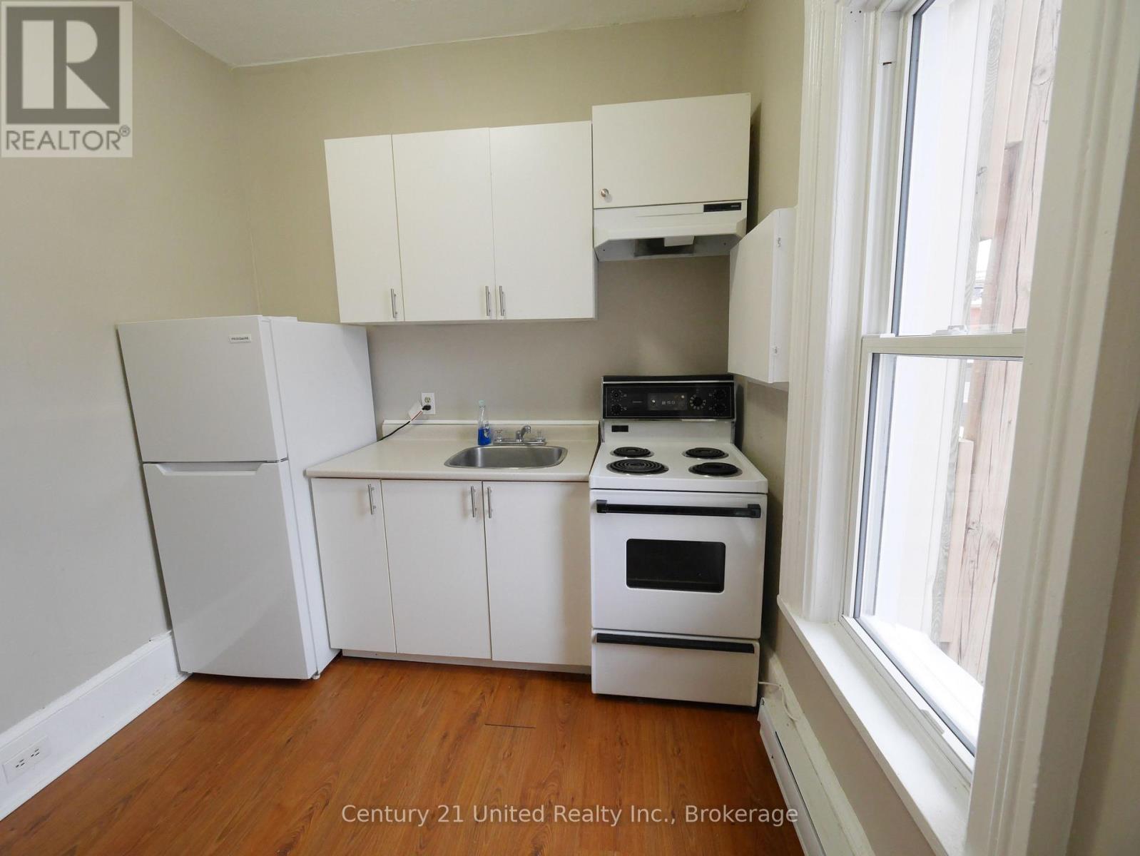 373a Queen Street, Peterborough (Town Ward 3), Ontario  K9H 3J7 - Photo 5 - X14104078