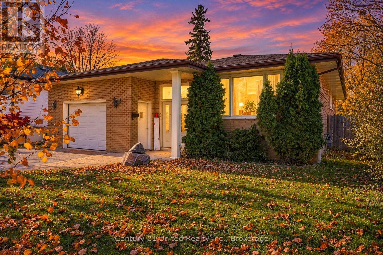 807 HIGHLAND COURT, peterborough (northcrest ward 5), Ontario
