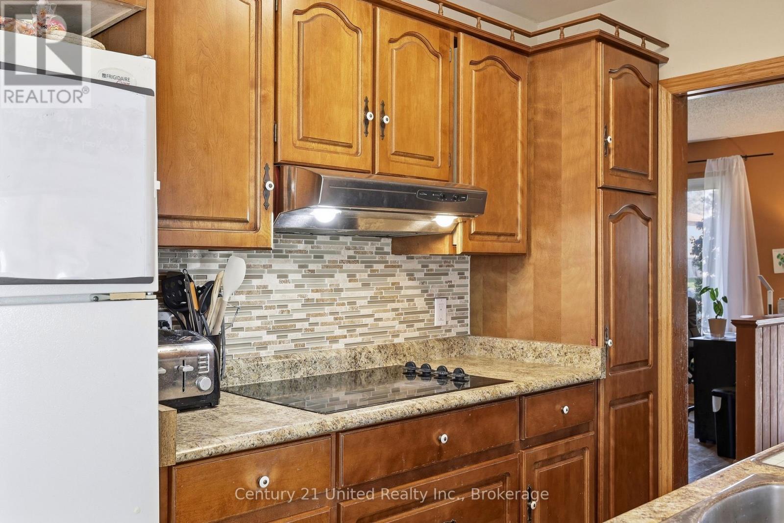 807 Highland Court, Peterborough (Northcrest Ward 5), Ontario  K9H 5K1 - Photo 10 - X14104340