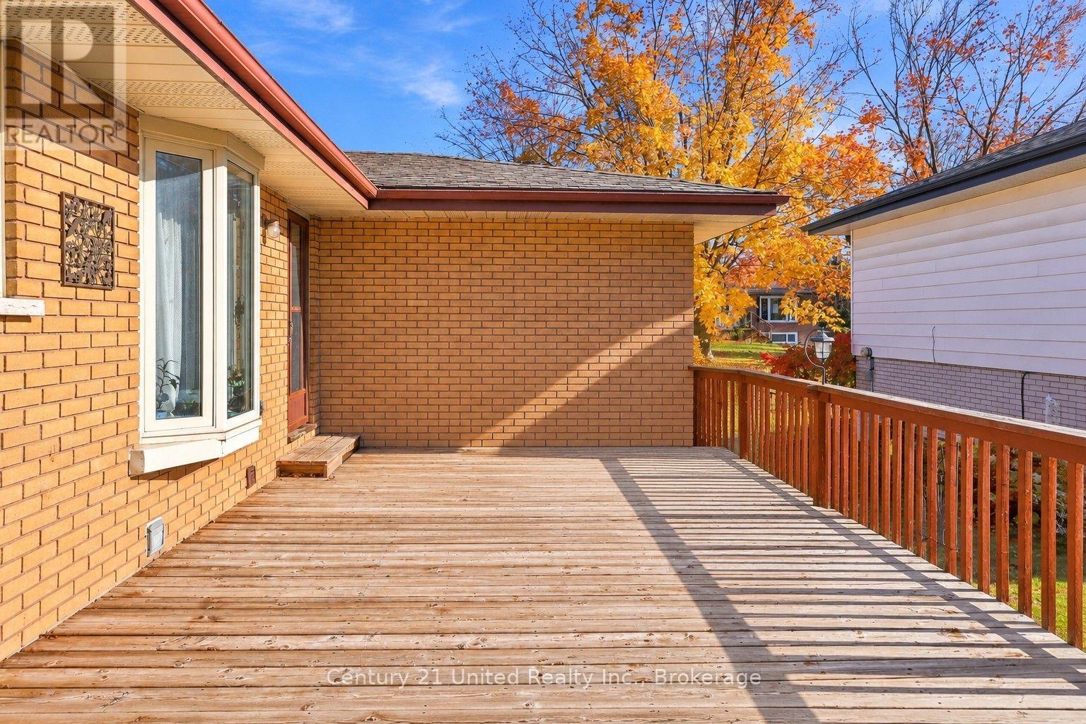 807 Highland Court, Peterborough (Northcrest Ward 5), Ontario  K9H 5K1 - Photo 14 - X14104340