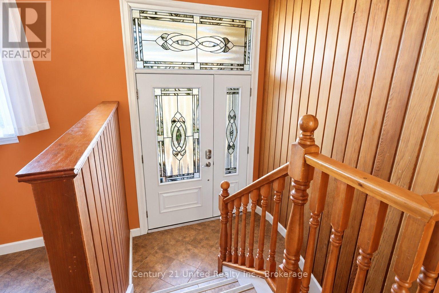 807 Highland Court, Peterborough (Northcrest Ward 5), Ontario  K9H 5K1 - Photo 3 - X14104340