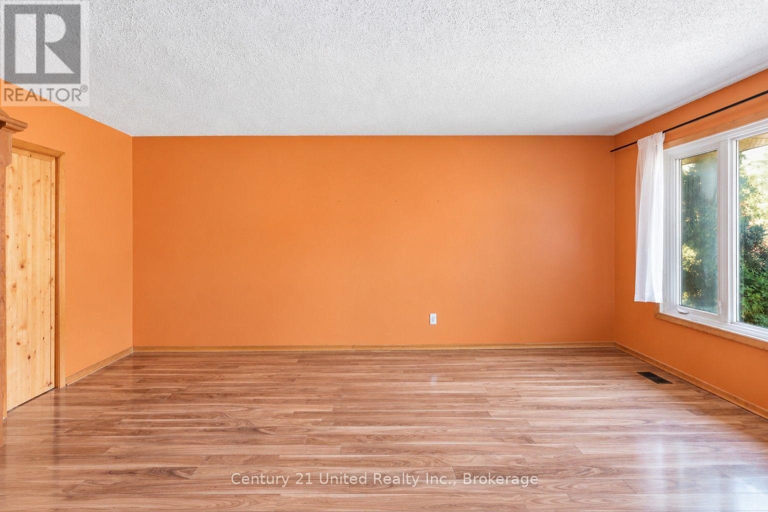 807 Highland Court, Peterborough (Northcrest Ward 5), Ontario  K9H 5K1 - Photo 4 - X14104340