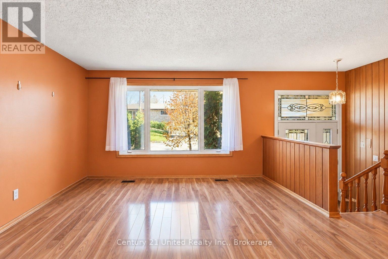 807 Highland Court, Peterborough (Northcrest Ward 5), Ontario  K9H 5K1 - Photo 5 - X14104340