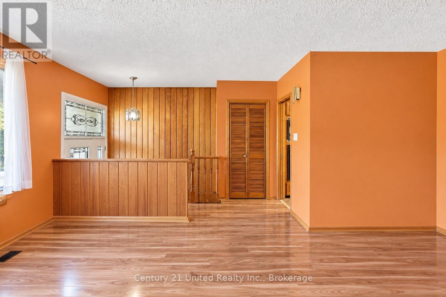 807 Highland Court, Peterborough (Northcrest Ward 5), Ontario  K9H 5K1 - Photo 6 - X14104340
