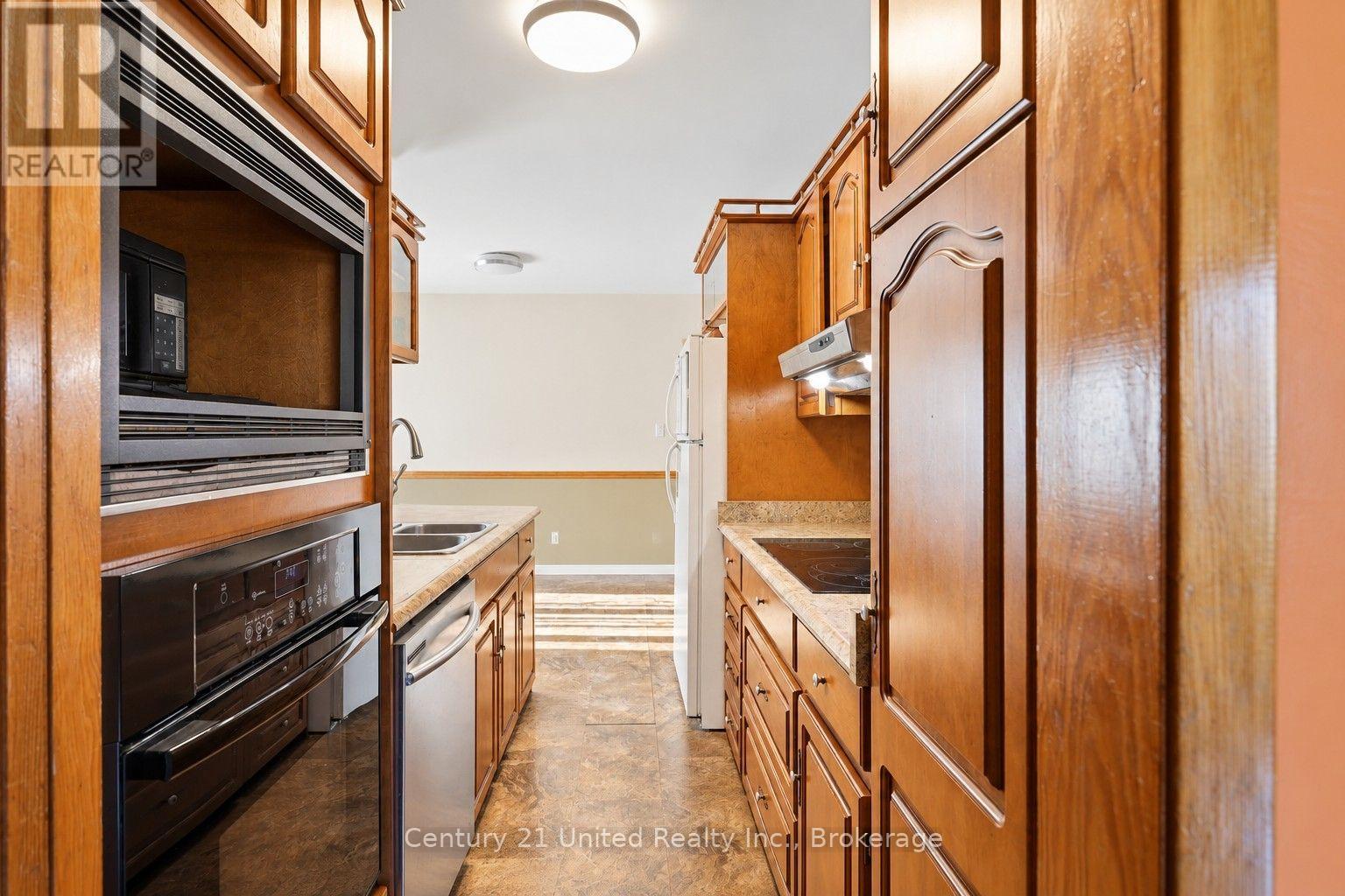 807 Highland Court, Peterborough (Northcrest Ward 5), Ontario  K9H 5K1 - Photo 8 - X14104340