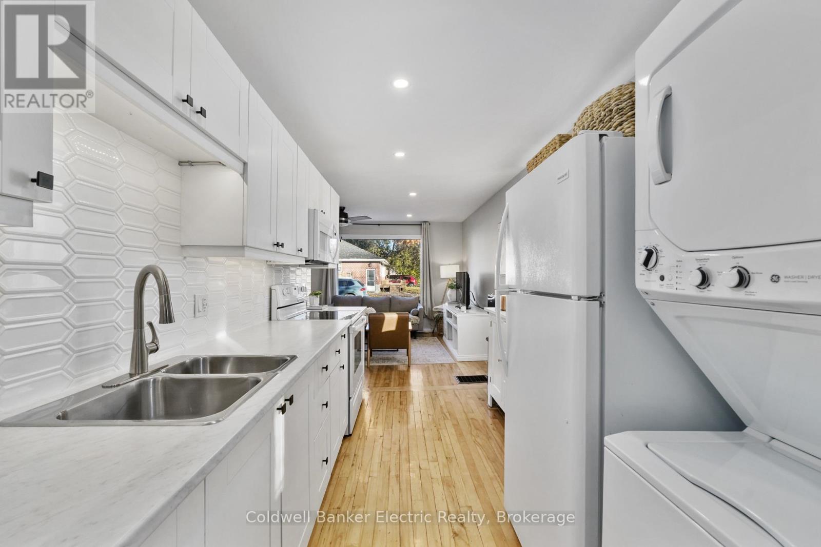 231 Woodbine Avenue, Peterborough (Ashburnham Ward 4), Ontario  K9H 1N8 - Photo 11 - X14106140
