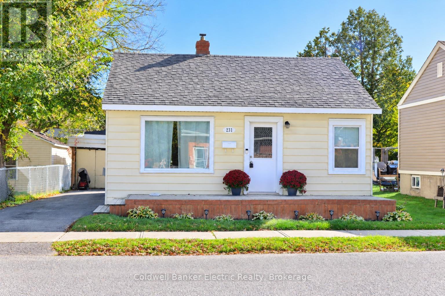 231 Woodbine Avenue, Peterborough (Ashburnham Ward 4), Ontario  K9H 1N8 - Photo 2 - X14106140